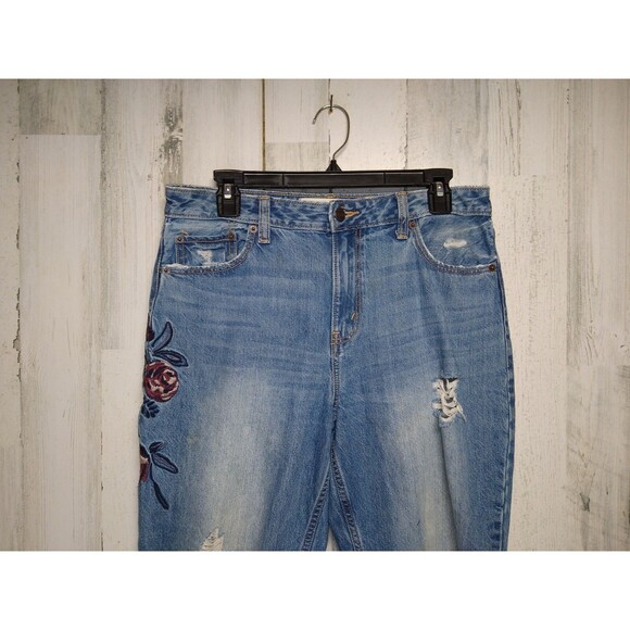 Abercrombie & Fitch Girlfriend Jeans Size 8 Embroidered Distressed - Picture 3 of 11